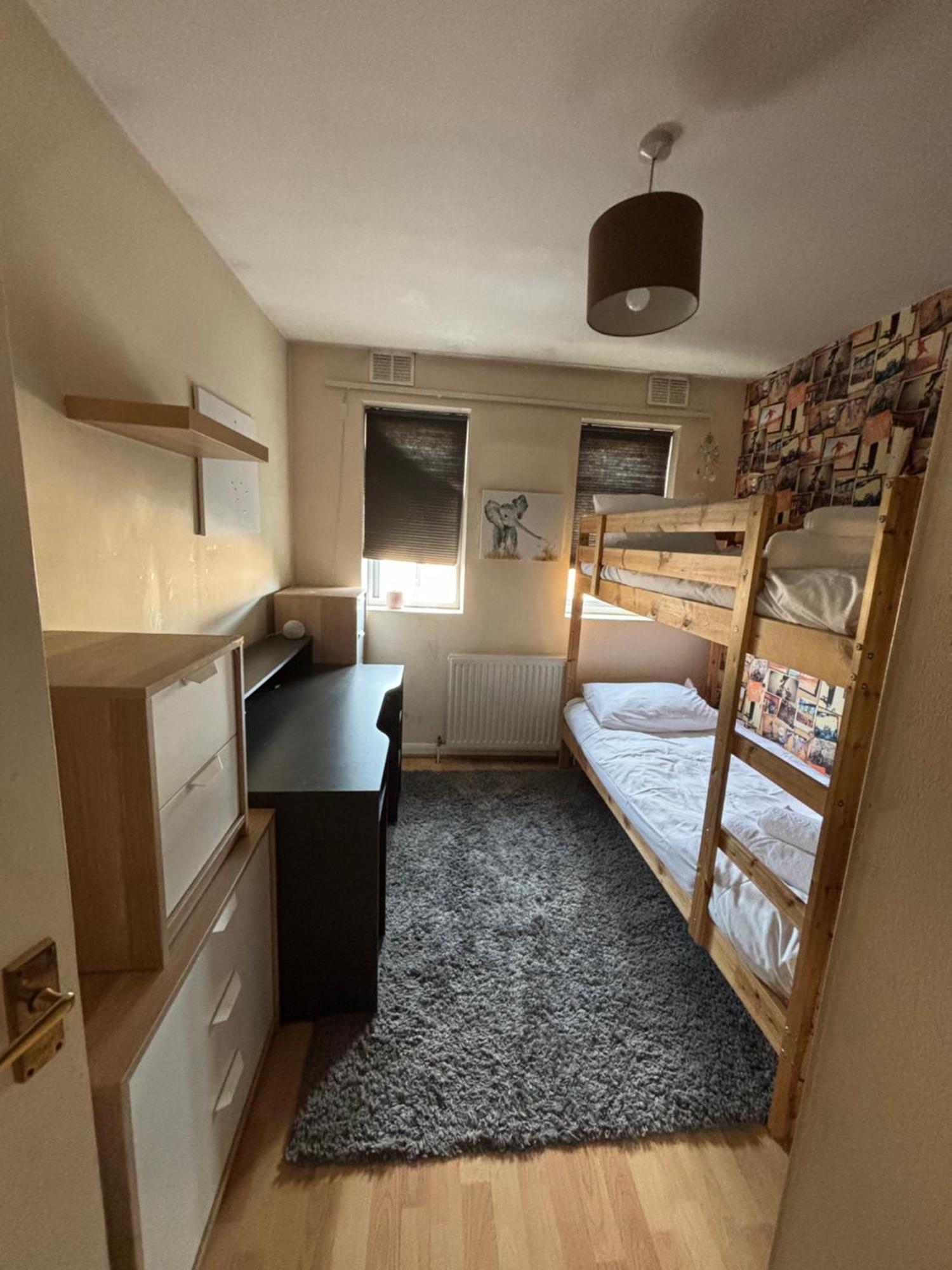 Ferienhaus City Airport Serviced House *
